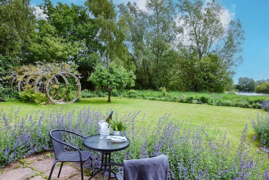 The Hideaway @ Flagham Cottage. Malmesbury Eksteriør billede